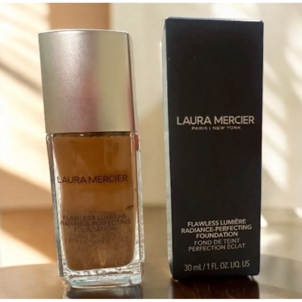 Laura Mercier- Flawless Lumiere Radiance Perfecting Foundation - #5C1 Nutmeg